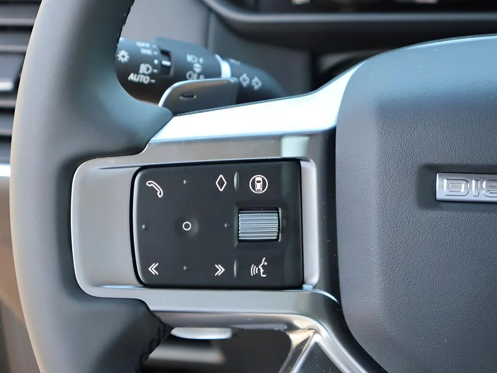 New 2026 Carpathian Grey Land Rover  image 32