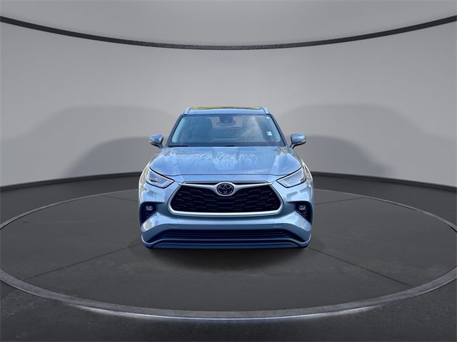 2023 Toyota Highlander XLE photo 3
