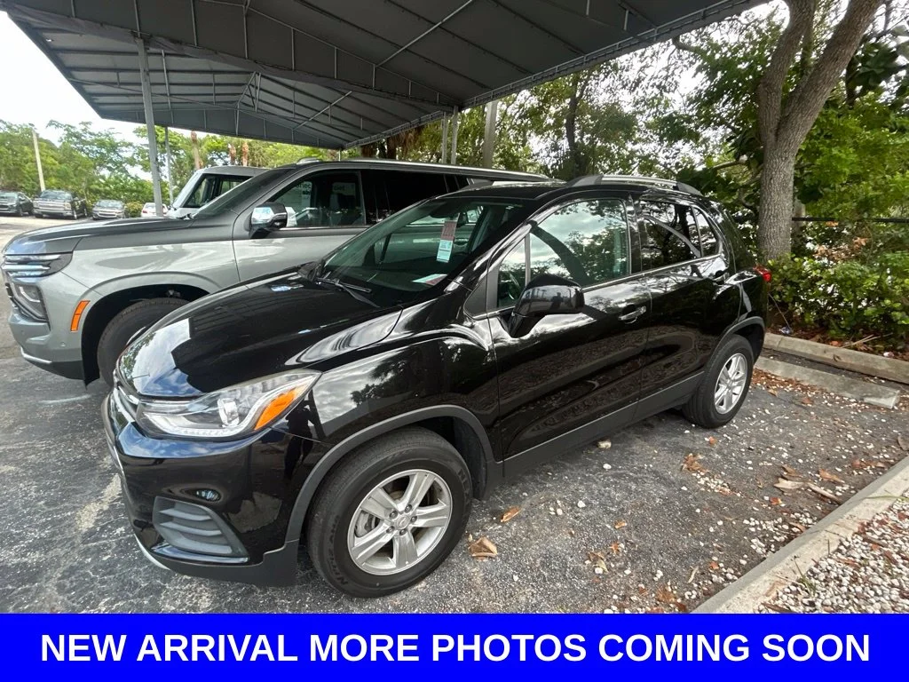 Used 2020 Black Chevrolet LT image 3