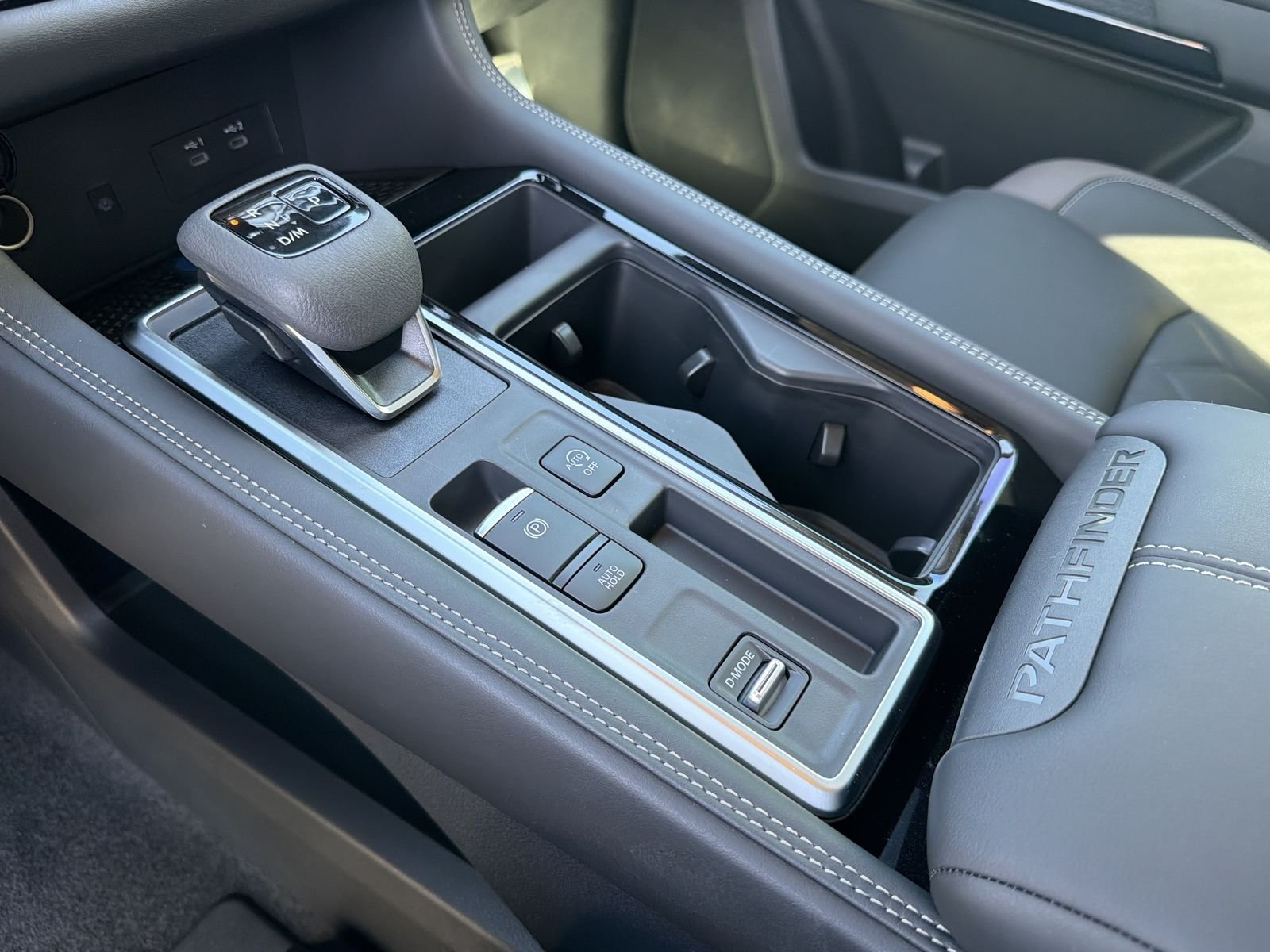 New 2026 White Nissan Platinum image 9
