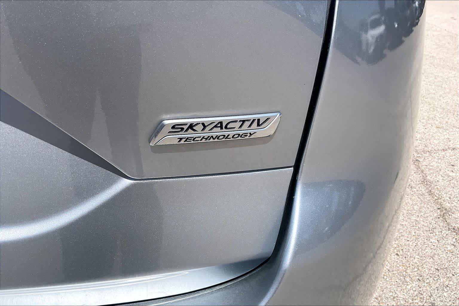 Used 2017 Sonic Silver Metallic Mazda Touring image 10