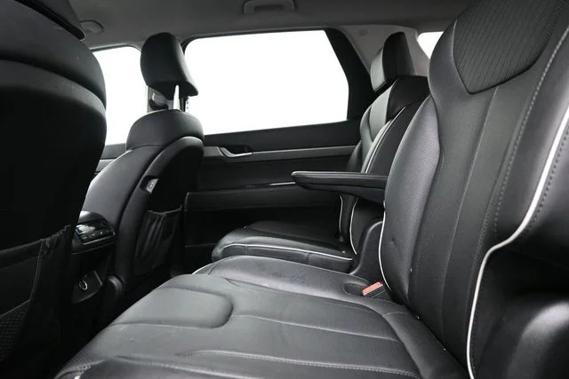 Used 2024 Black Hyundai SEL image 11