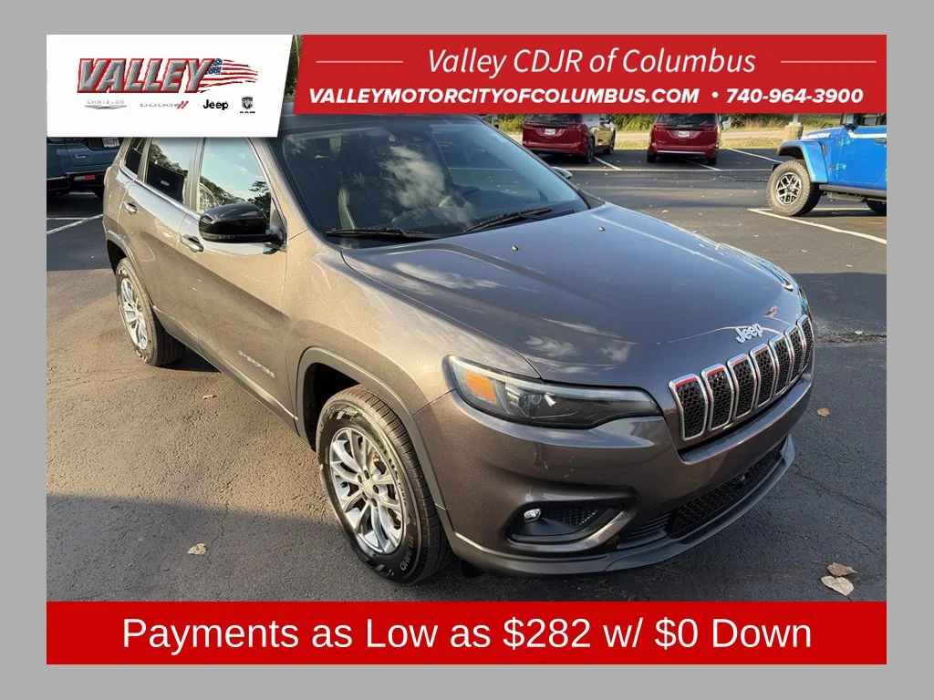 Certified Used 2022 Gray Jeep Latitude Lux image 1