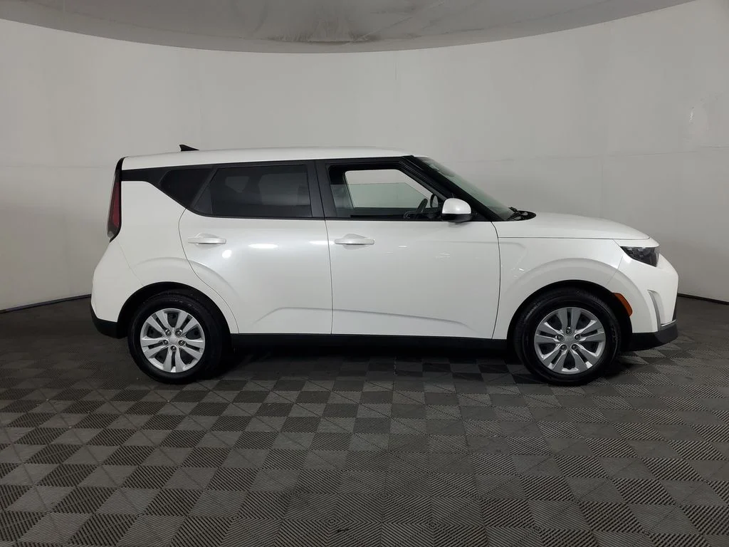 Used 2025 White Kia LX image 3