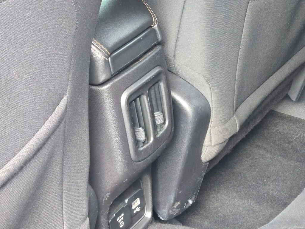 Used 2019 White Clearcoat Jeep Sport image 38
