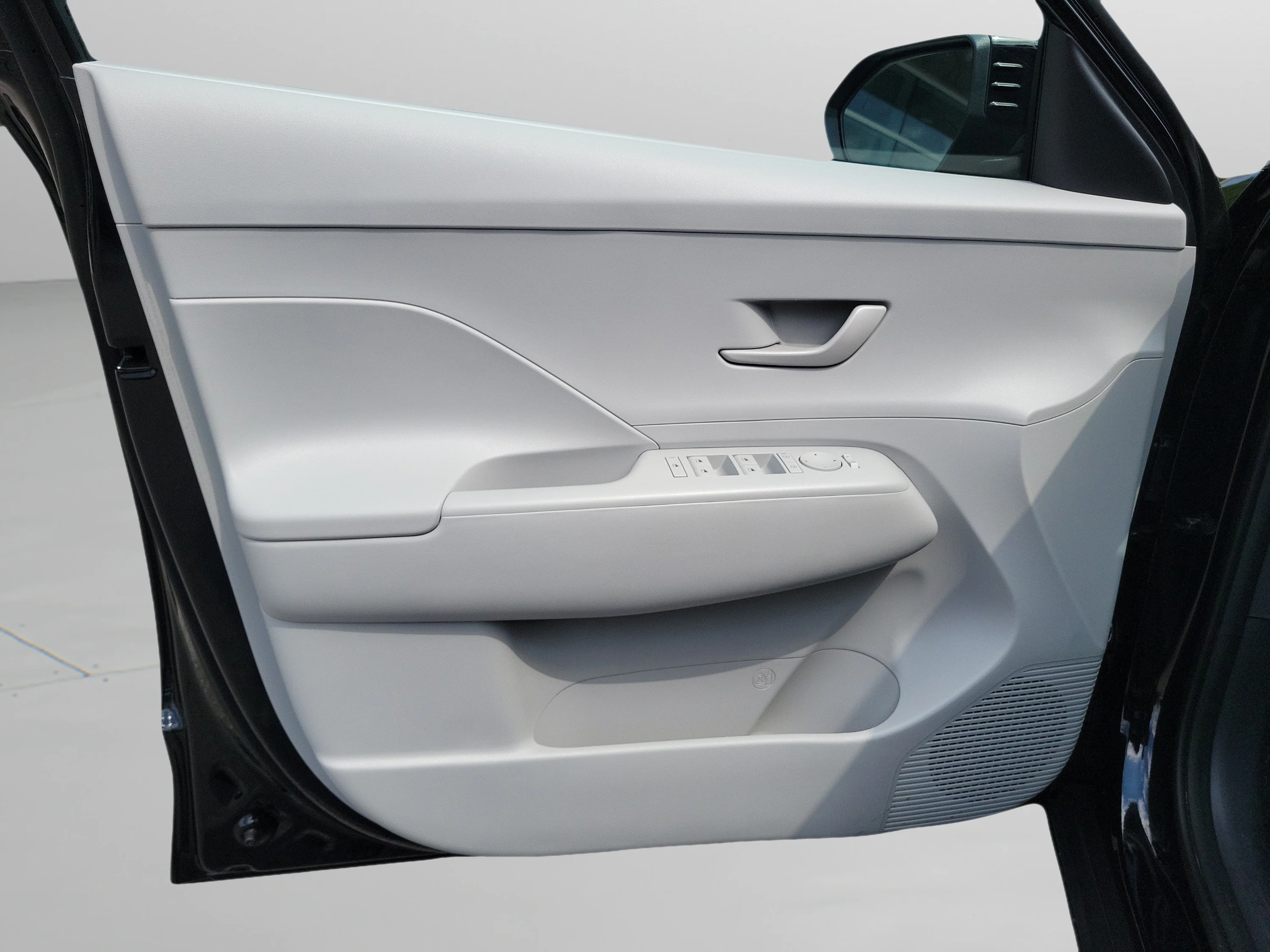 Used 2025 Abyss Black Pearl Hyundai SE image 17