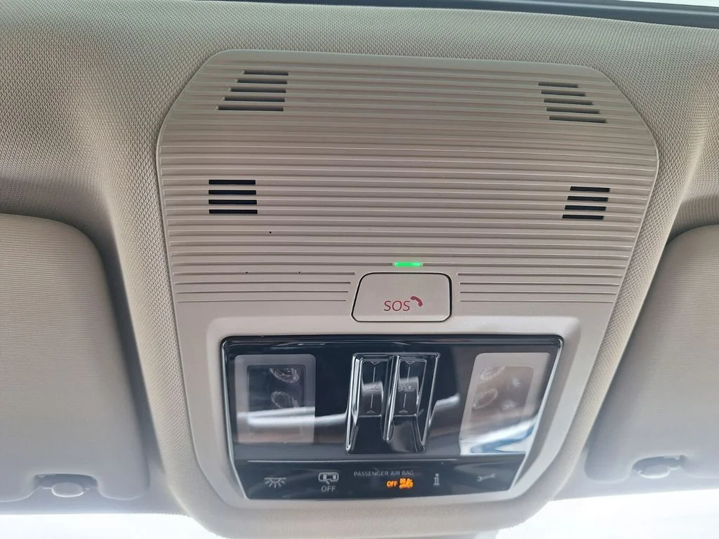 New 2026 Black Volkswagen 2.0T SE w/Technology image 18