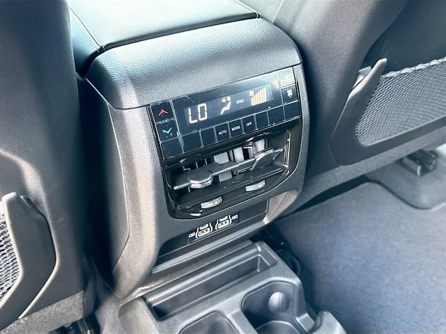 New 2026 Silver Zynith Exterior Paint Jeep Laredo image 18