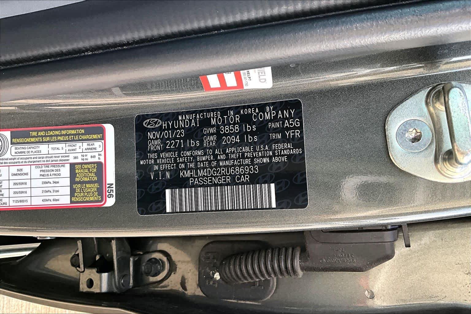 Used 2024 Amazon Gray Hyundai SEL image 37