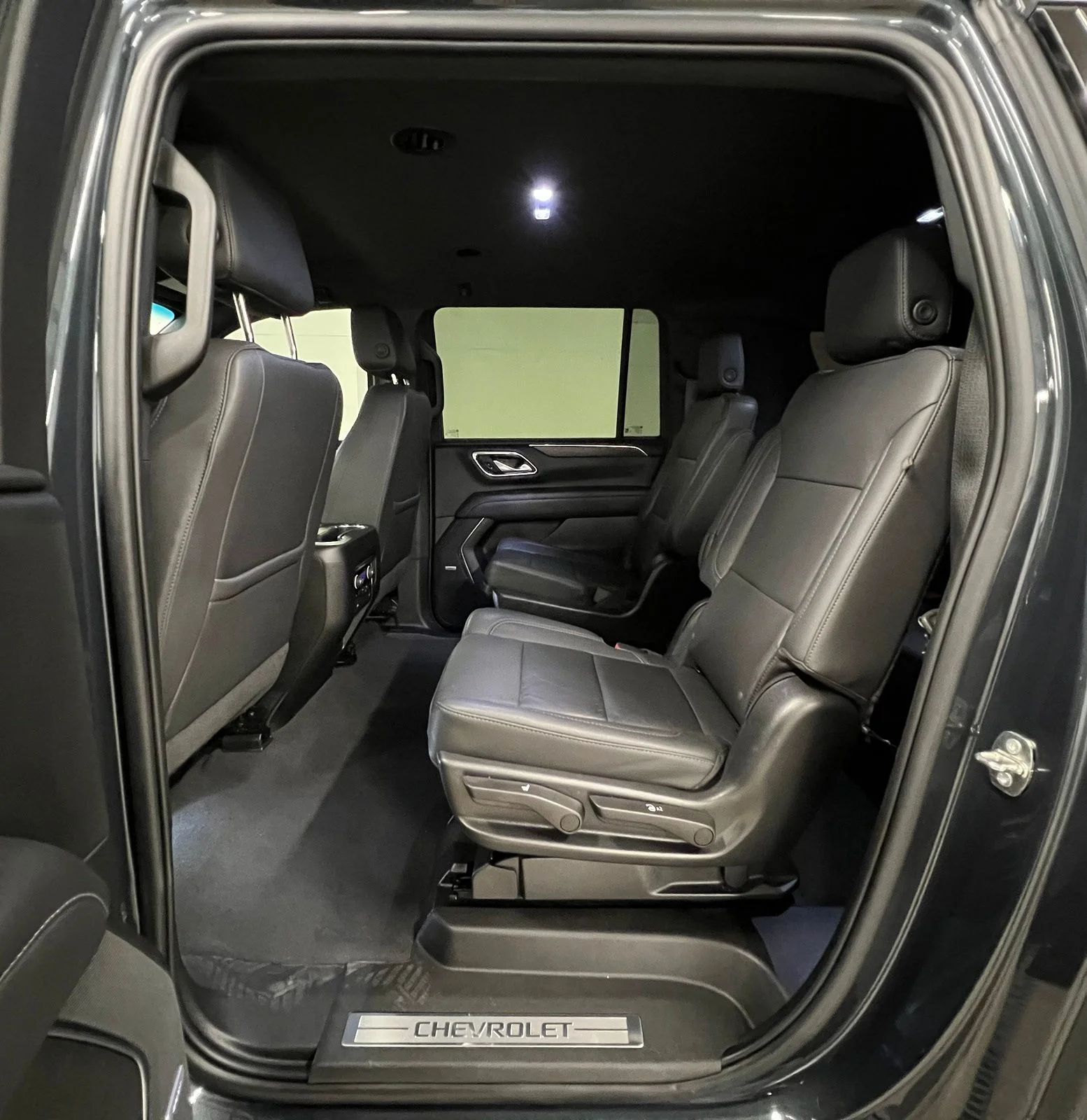 Used 2022 Gray Chevrolet Z71 image 25