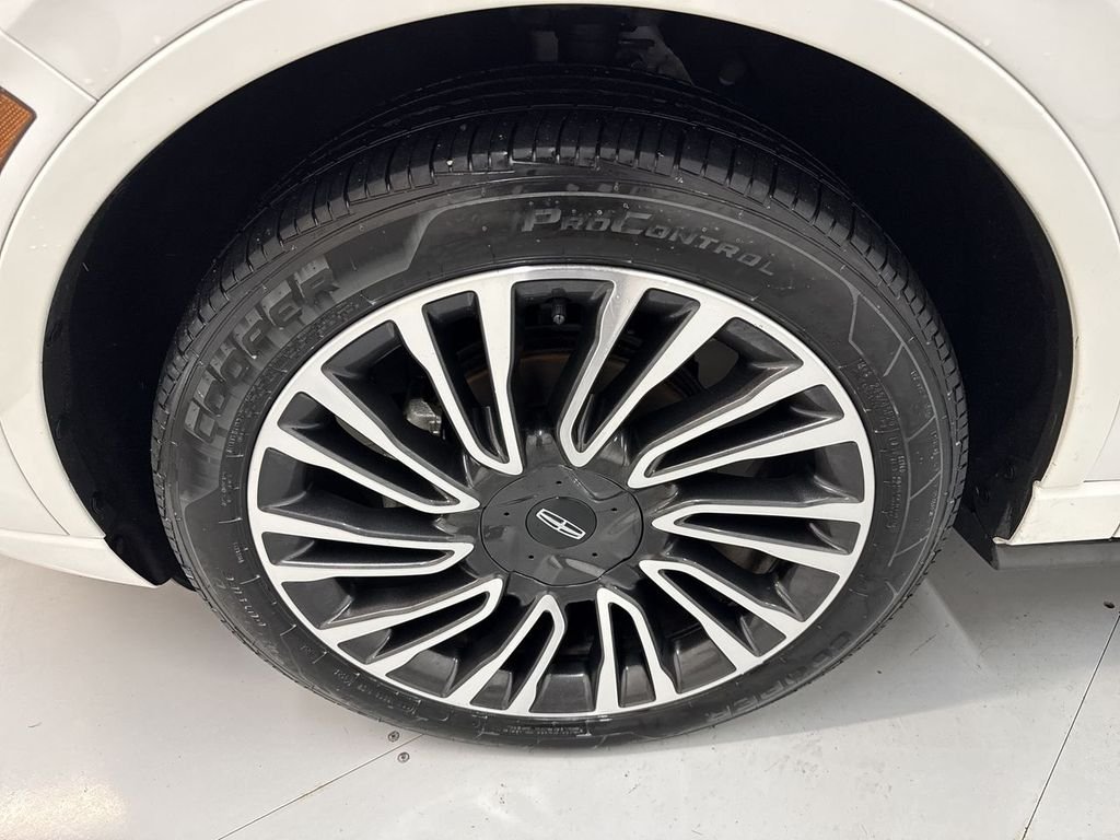 Used 2021 White Lincoln Reserve image 34