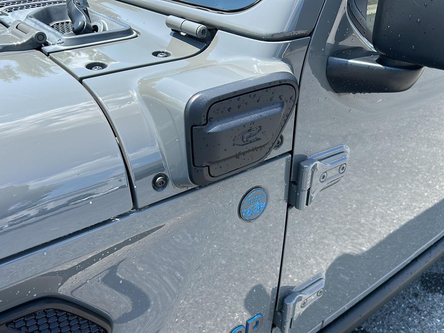 Used 2023 Sting-Gray Clearcoat Jeep Willys *One Touch Top* image 9