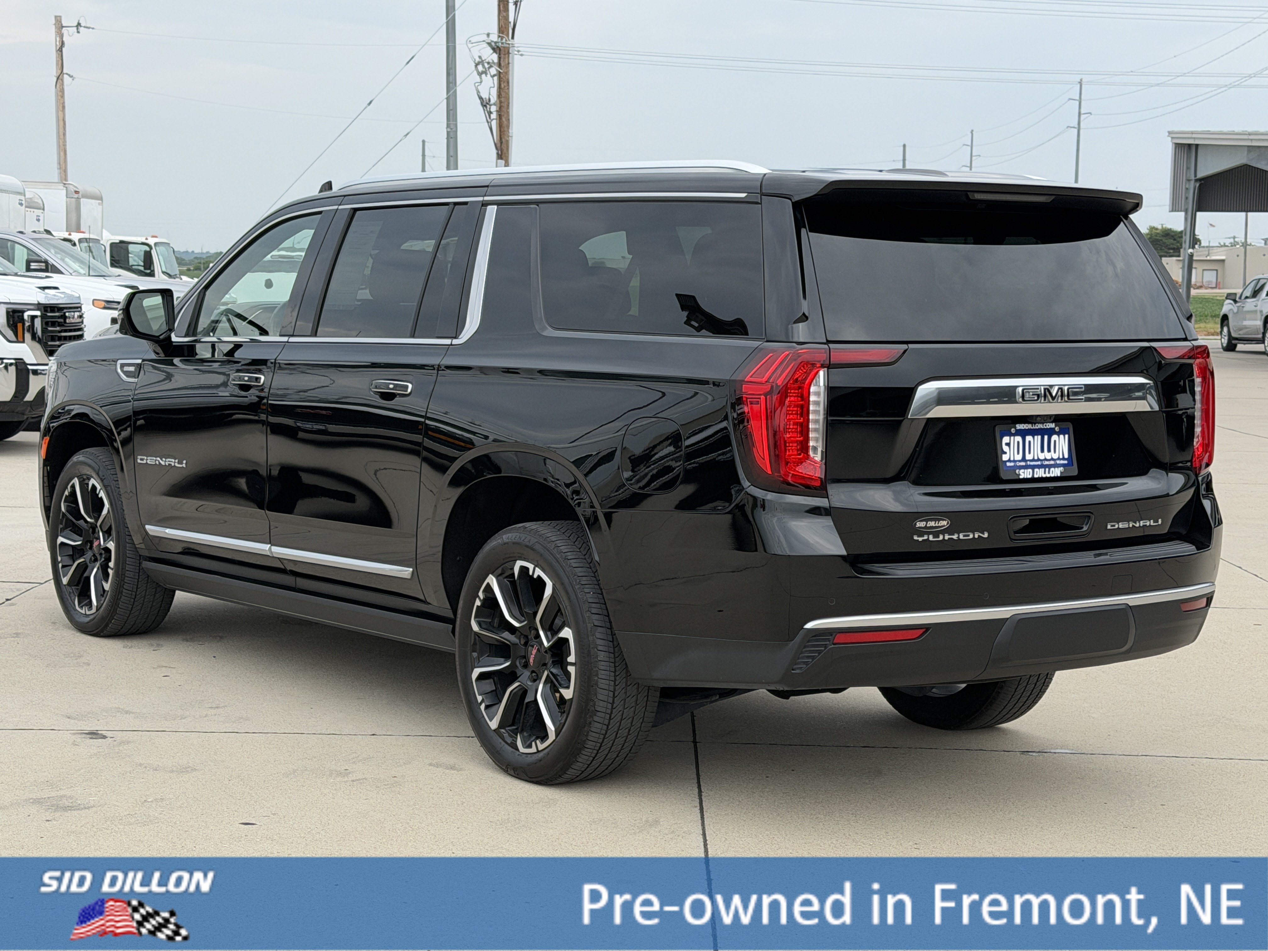 Used 2022 Onyx Black GMC Denali image 8