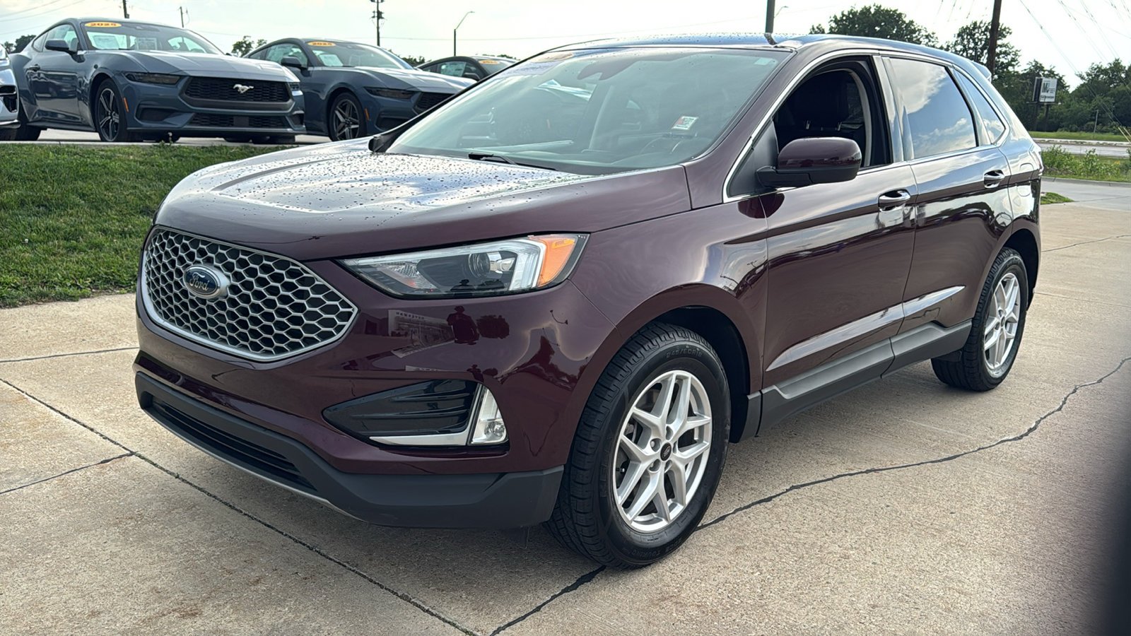 Used 2023 Red Ford SEL image 5