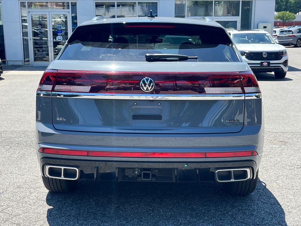 Used 2024 Gray Volkswagen 2.0T SEL R-Line image 3