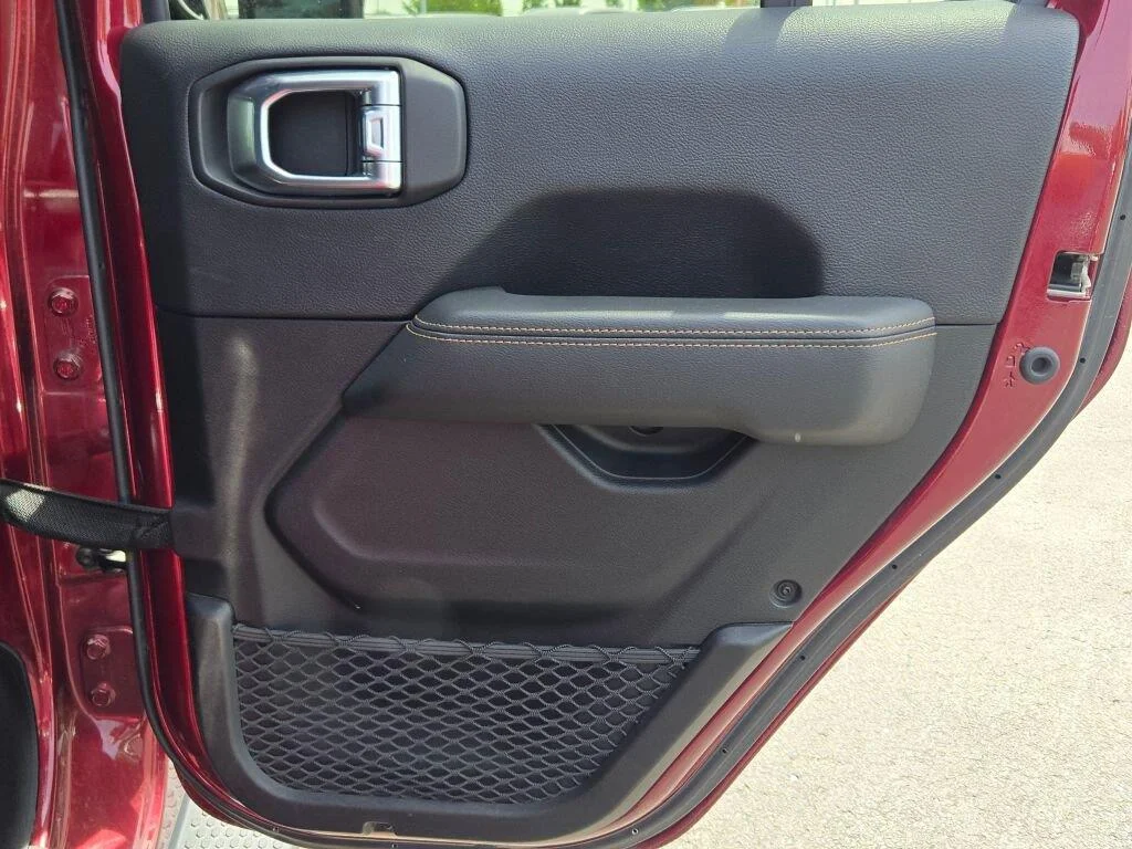 Used 2021  Jeep Unlimited Sahara High Altitude image 12
