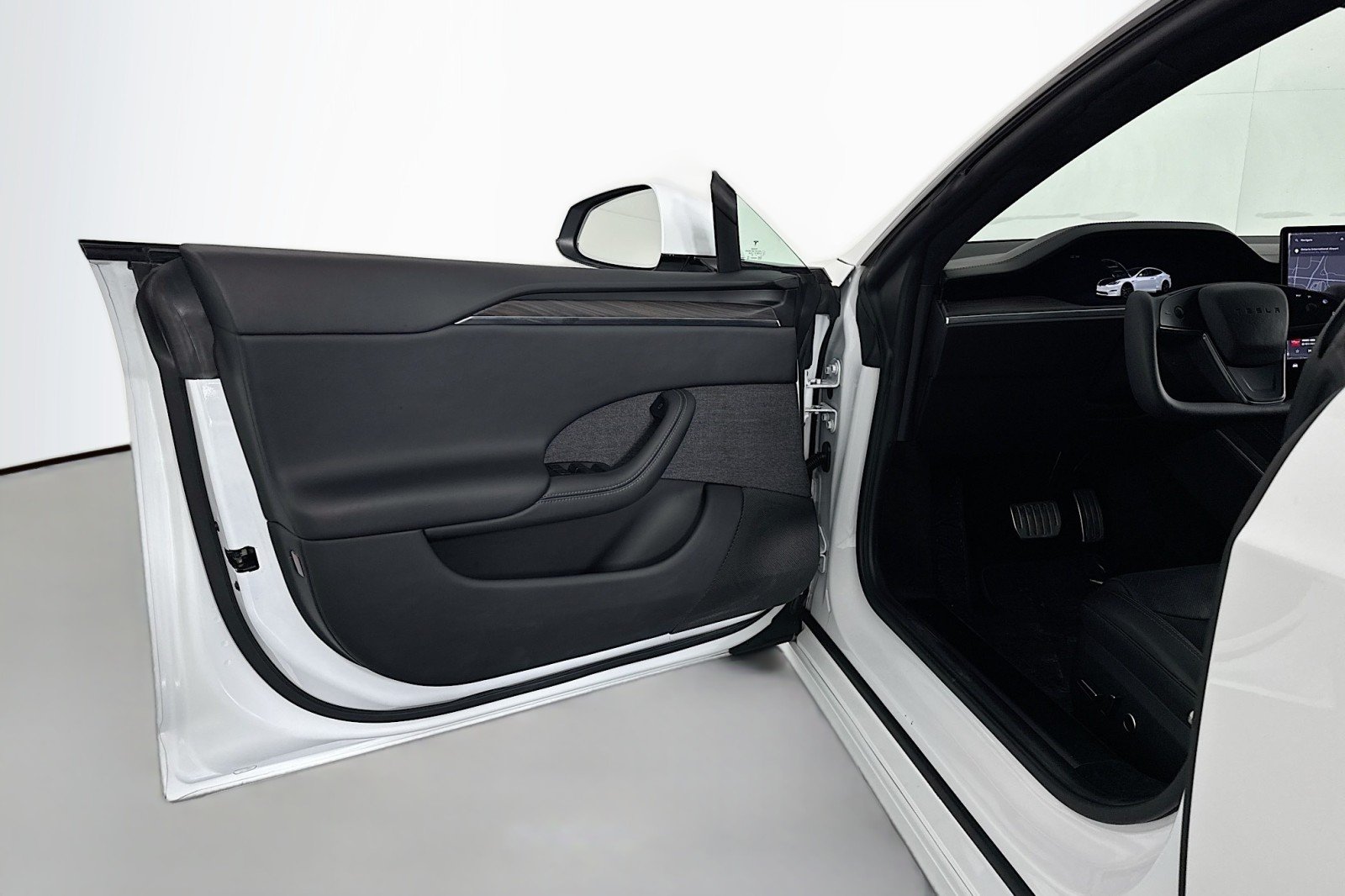 Used 2023 WHITE Tesla Standard Range image 20