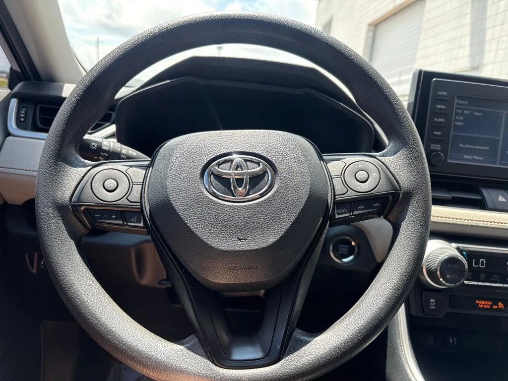 Used 2019 Gray Toyota XLE image 19