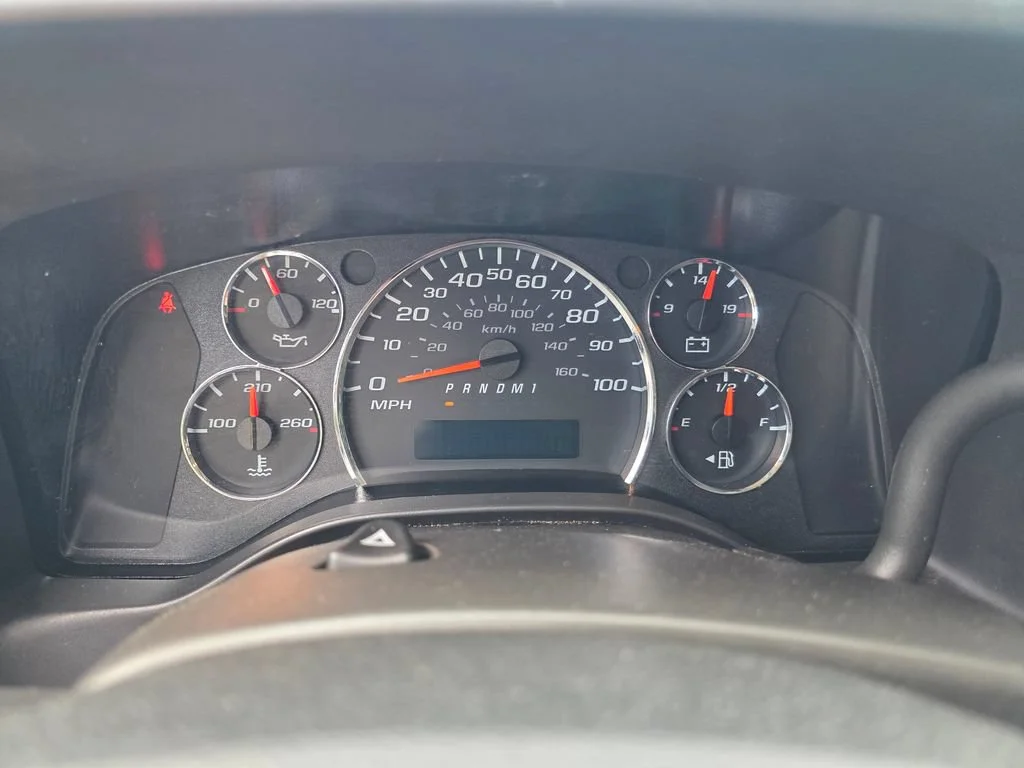 Used 2025 Summit White Chevrolet WT image 16