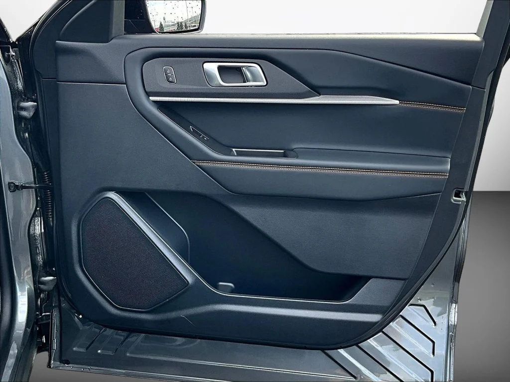 New 2026 Carbonized Gray Metallic Ford Tremor® image 29
