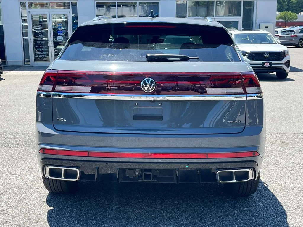 Used 2024 Gray Volkswagen 2.0T SEL R-Line image 3