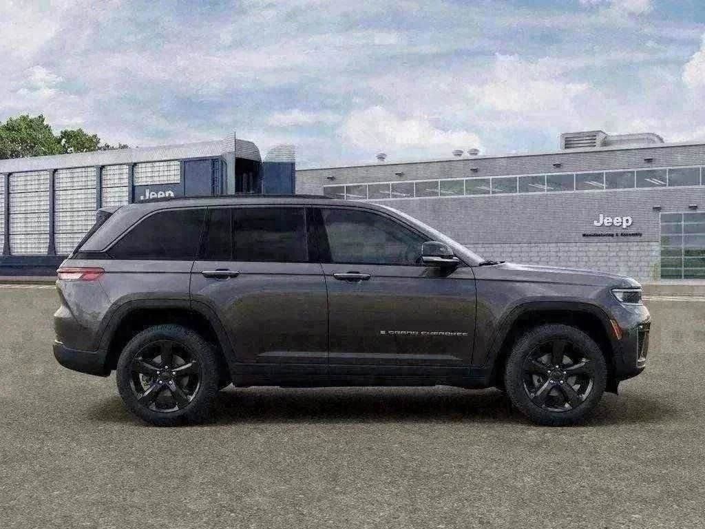 New 2026 Baltic Gray Metallic Clear-Coat Exterior Paint Jeep Limited image 57