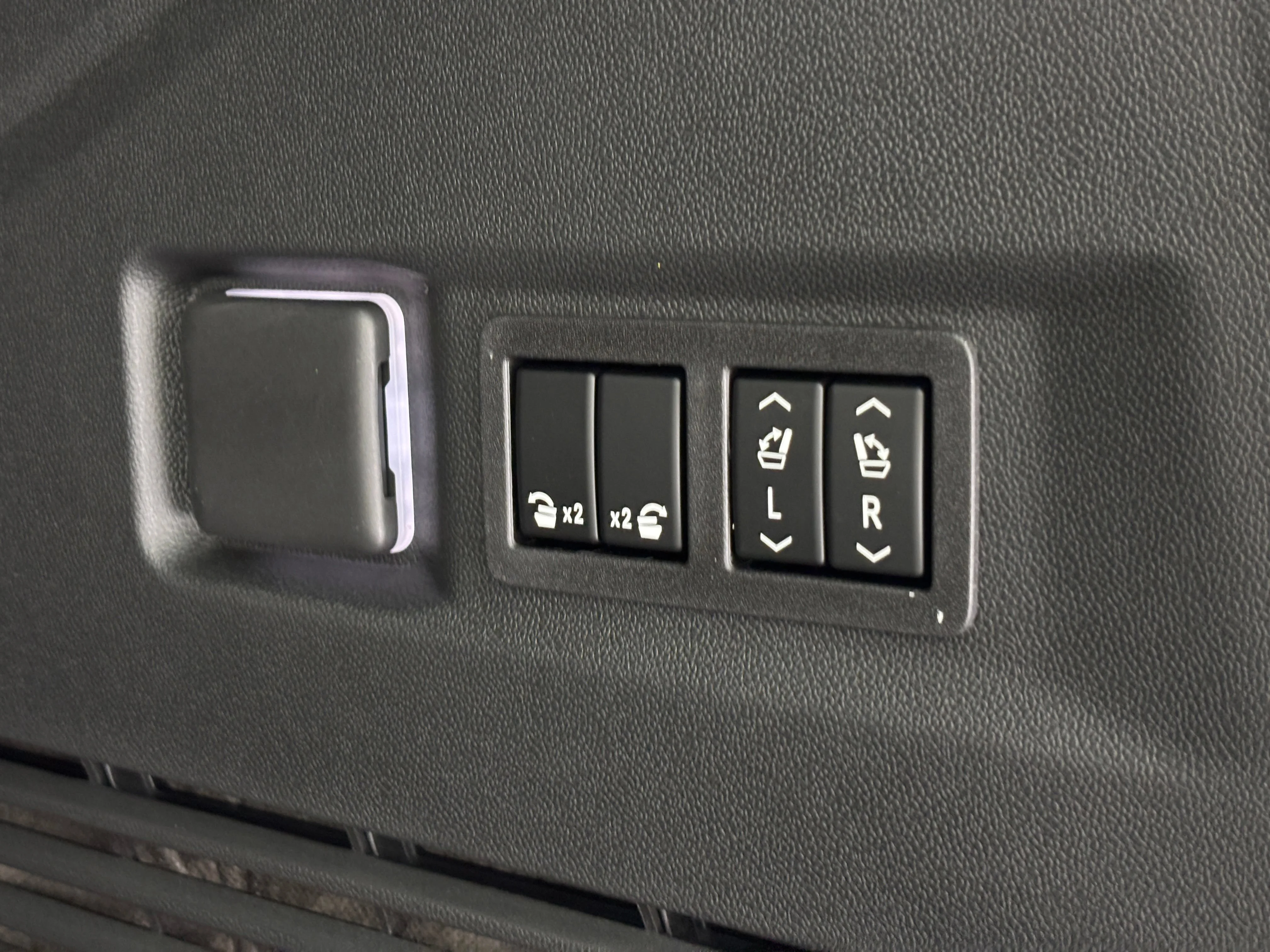 2026 GMC Yukon Elevation - Photo 14