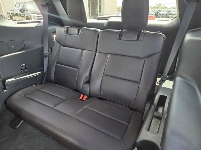 New 2026 Star White Metallic Tri-Coat Ford Platinum™ image 31