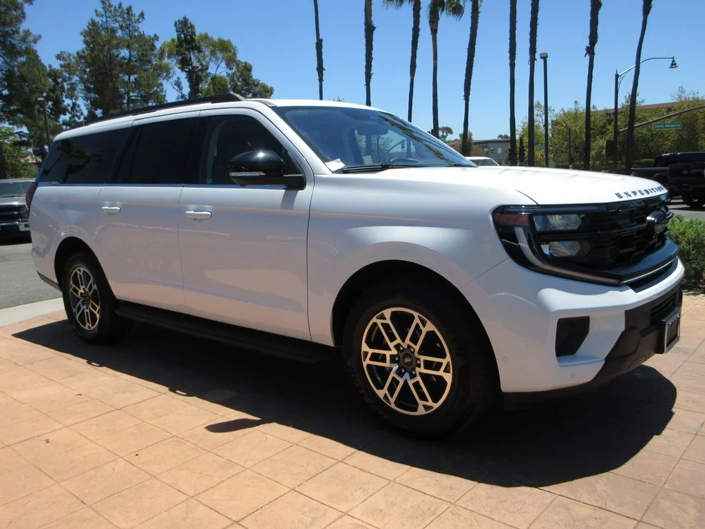 Certified Used 2025 Oxford White Ford Active image 6