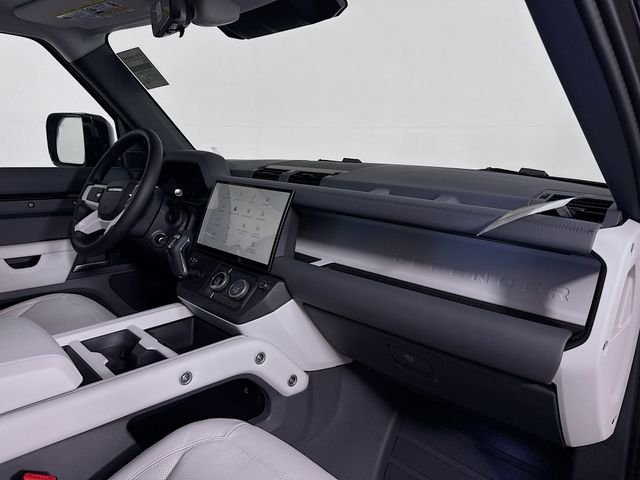 New 2026 Santorini Black Land Rover X-Dynamic SE image 30