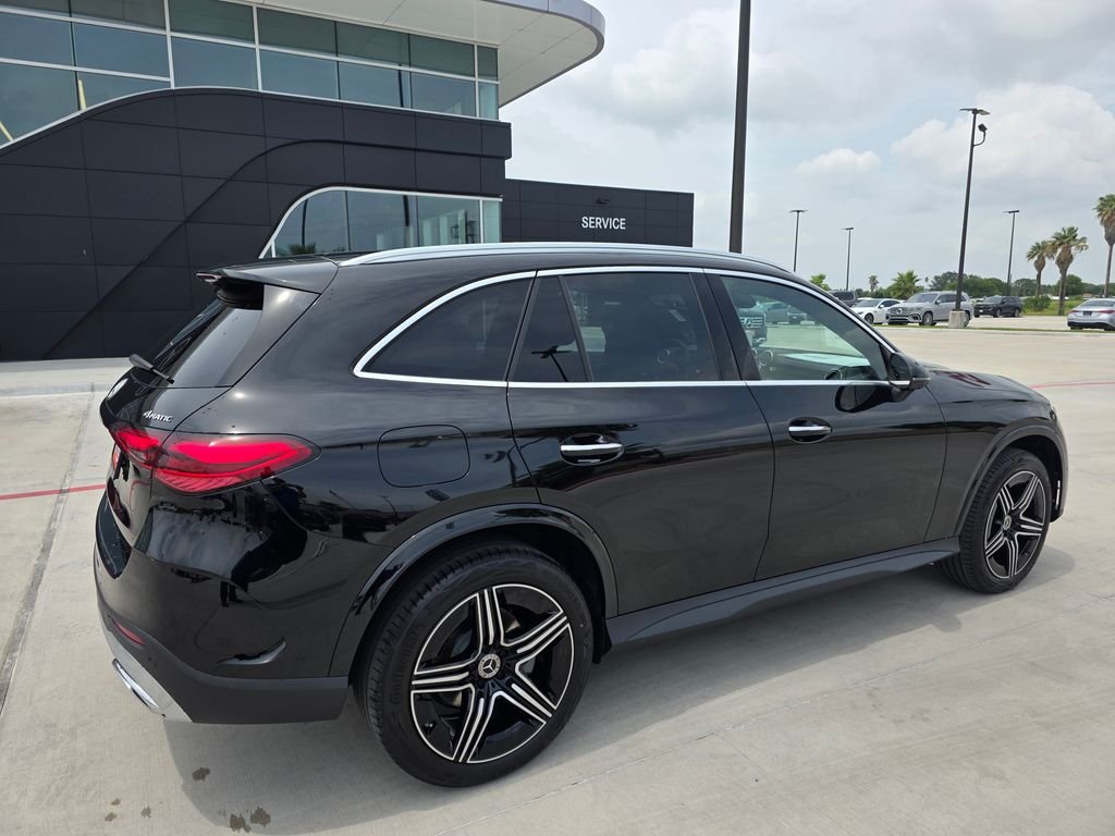 New 2026 Black Mercedes-Benz GLC 300 image 8