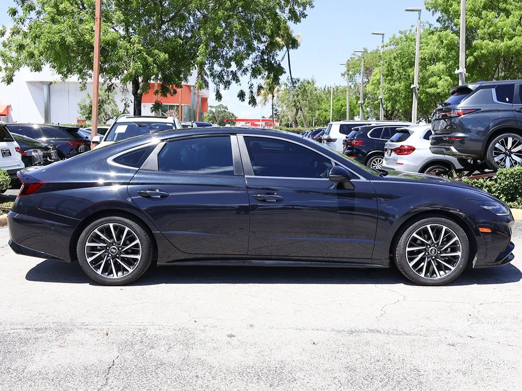 Used 2023 Blue Hyundai Limited image 18
