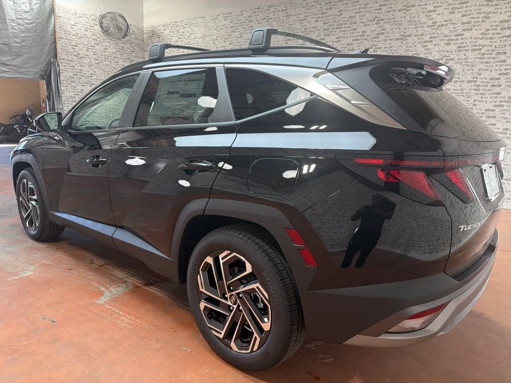 New 2026 Phantom Black Hyundai SEL Plus image 5