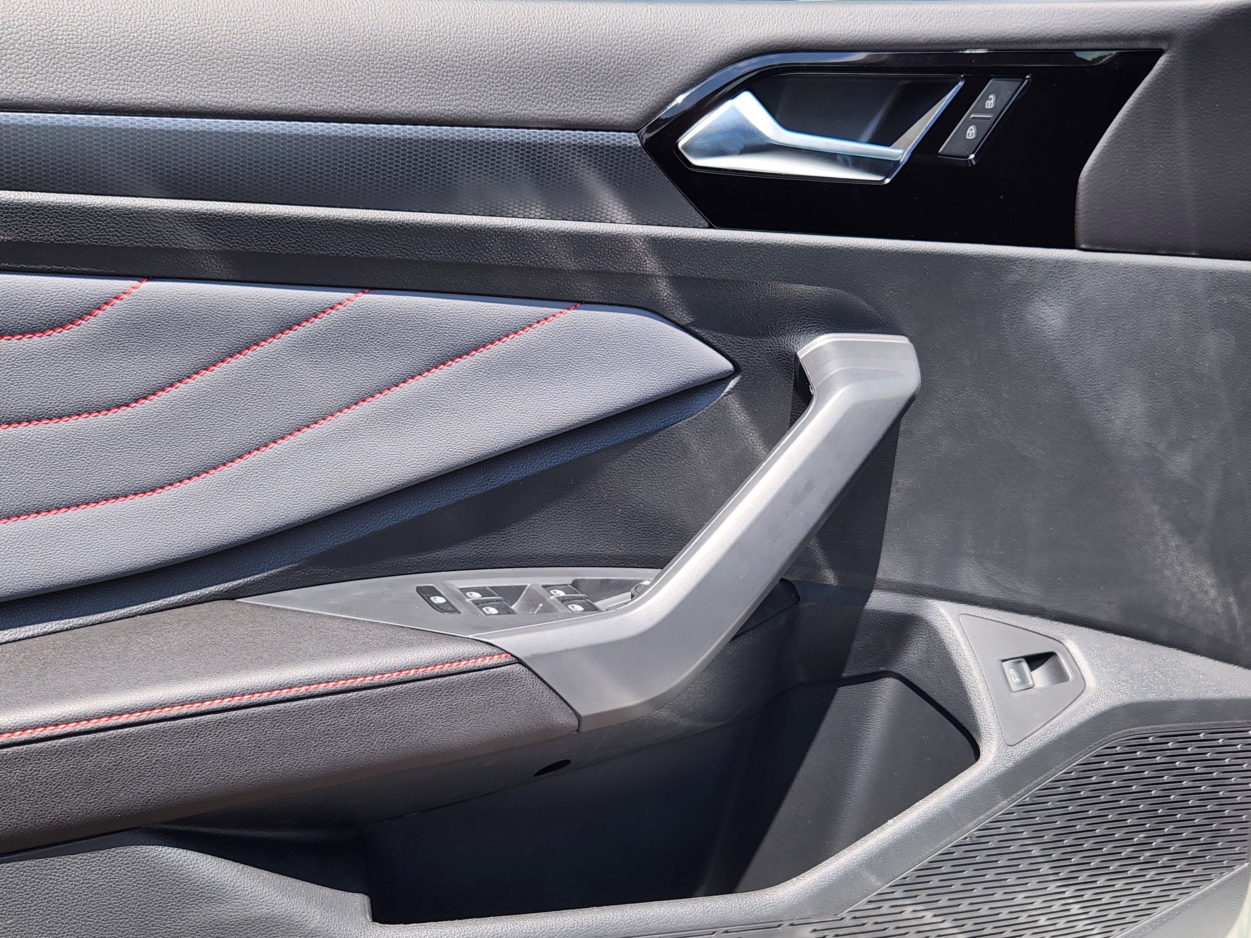 New 2026 White Volkswagen 2.0T Autobahn image 12