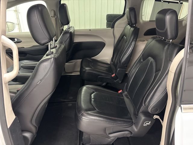 Used 2022 White Chrysler Touring L image 29