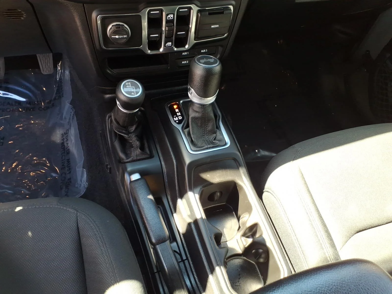 Used 2020 GRAY Jeep Sport S image 9