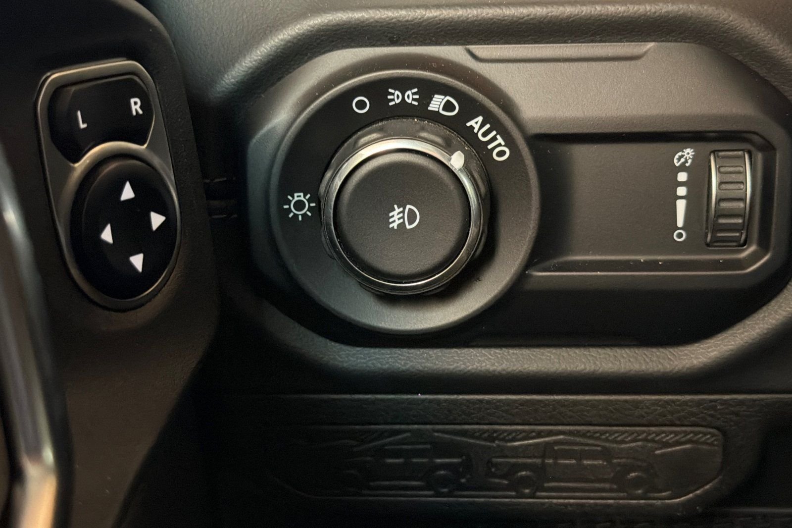 2024 Jeep Wrangler 4-Door Sahara - Photo 36