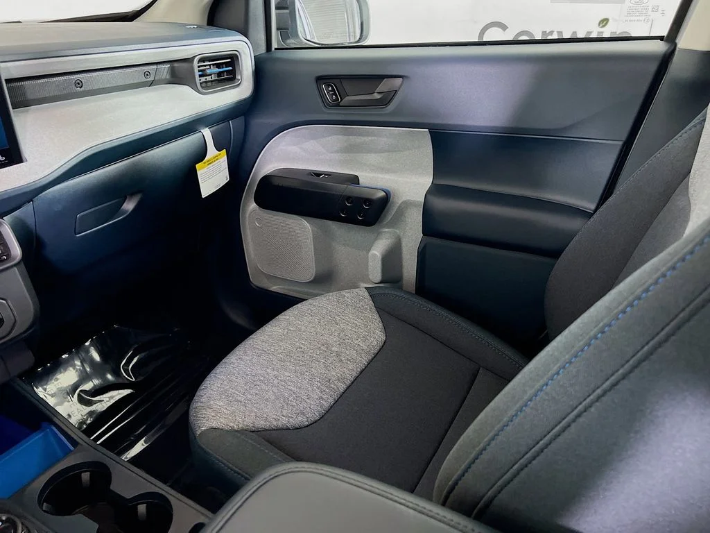 New 2026 Space White Metallic Ford XLT image 28