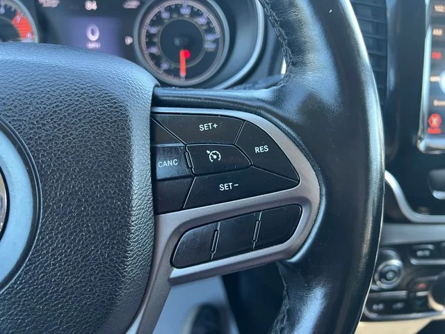 Used 2019 Gray Jeep Limited image 22