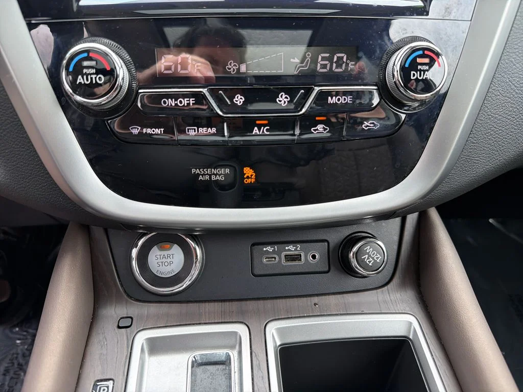 Used 2024 Gray Nissan Platinum image 30