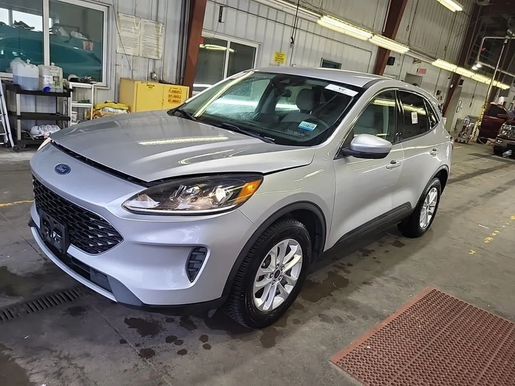 Certified Used 2020 Silver Ford SE image 5