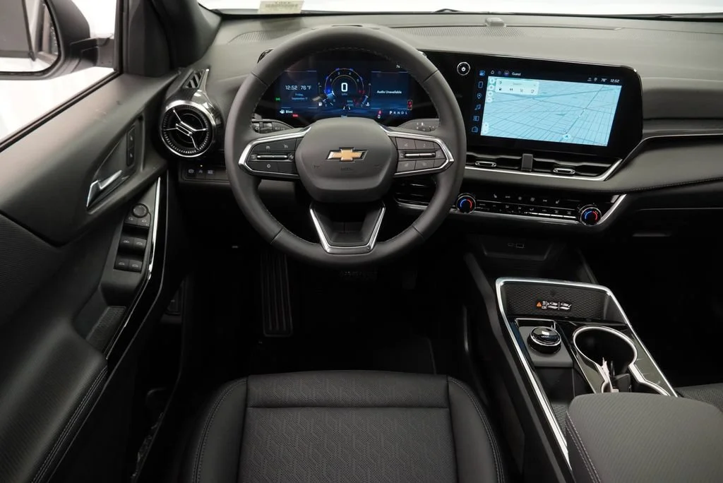 New 2027 Summit White Chevrolet LT image 13