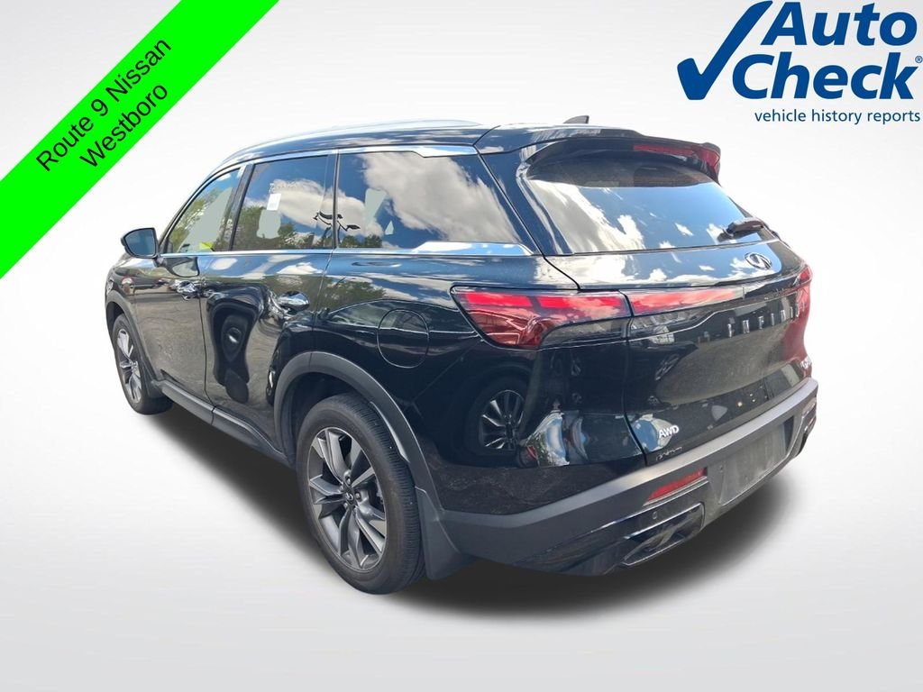 Used 2023 Black INFINITI LUXE image 10