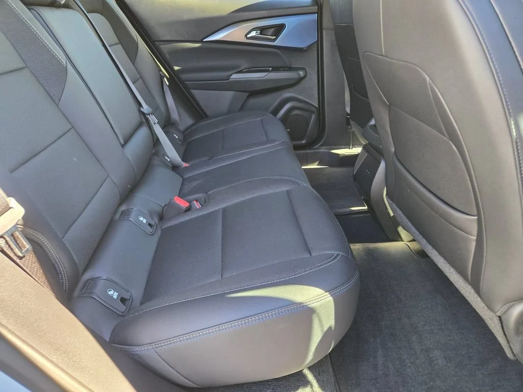 Used 2024 Summit White Chevrolet 2LT image 14