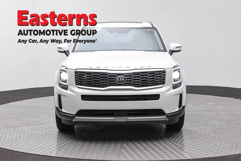 Used 2020 White Kia S image 2