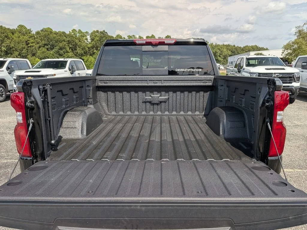 New 2026 Black Chevrolet High Country image 35