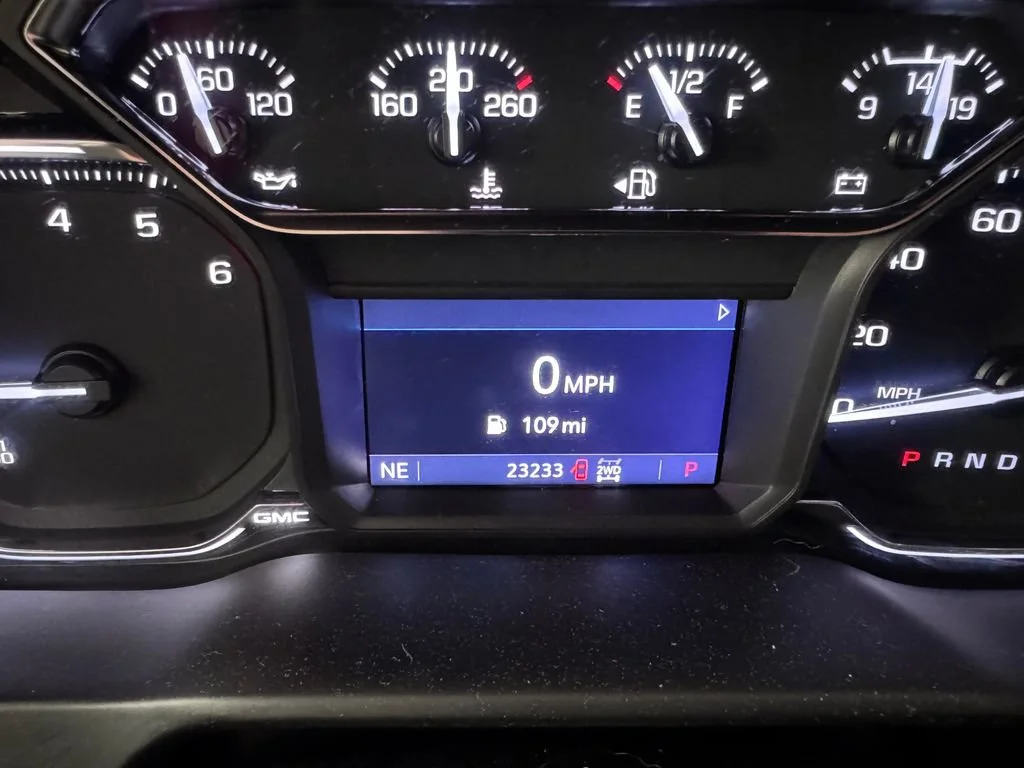 Certified Used 2022 Summit White GMC SLE image 18