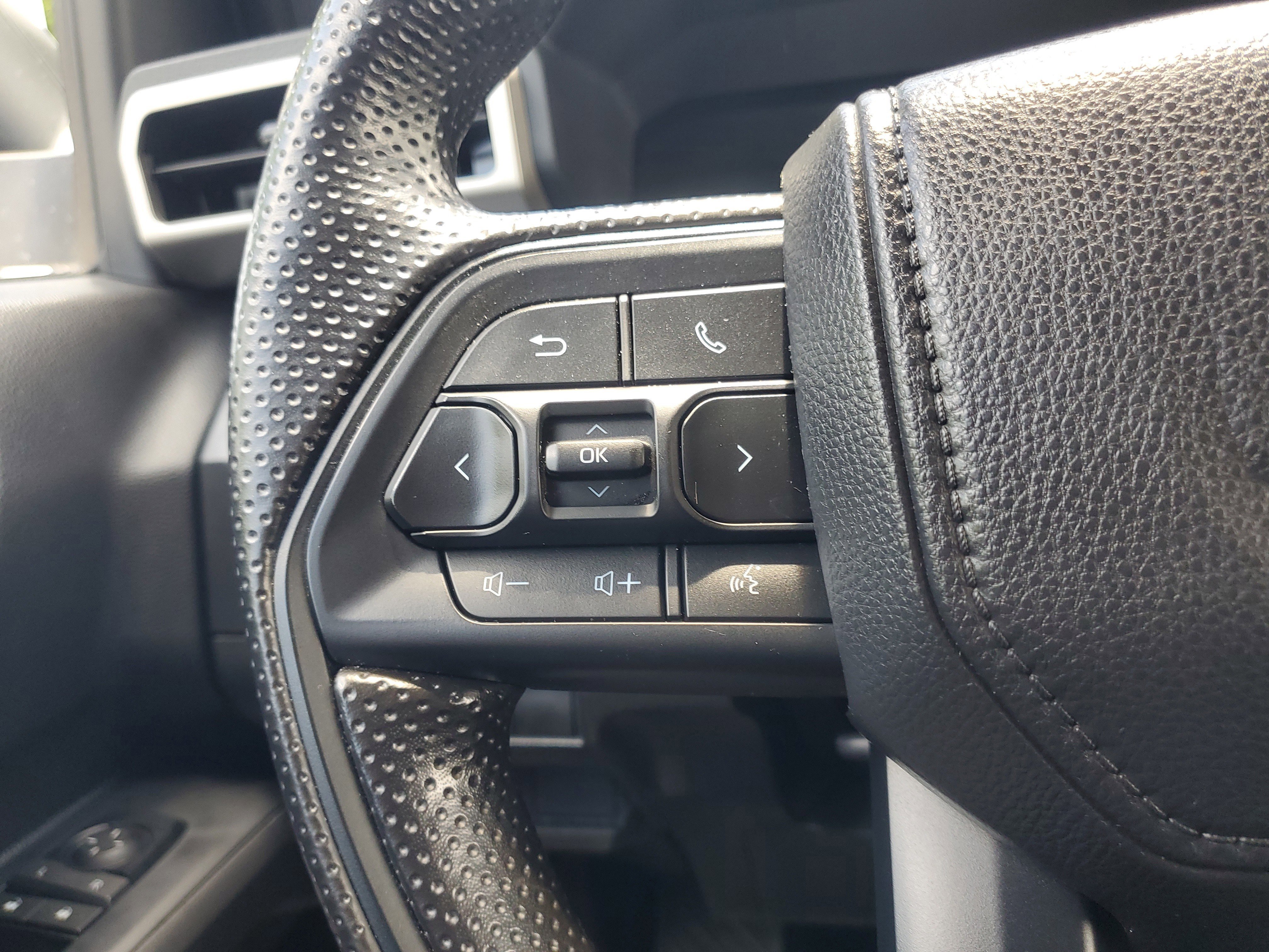 Certified Used 2025 Ice Toyota SR image 19