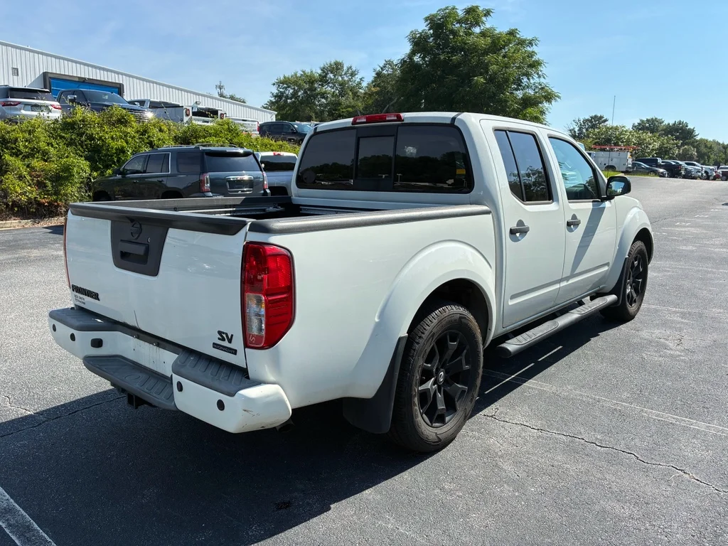 Used 2020  Nissan SV image 5