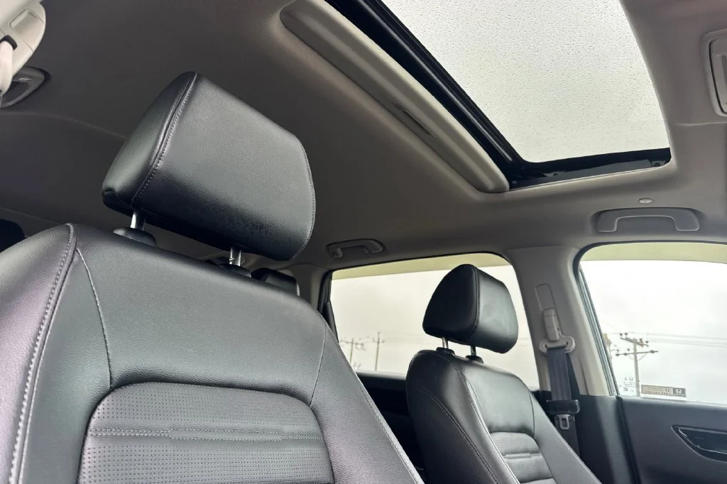 Used 2024 Gray Metallic Honda EX-L image 21
